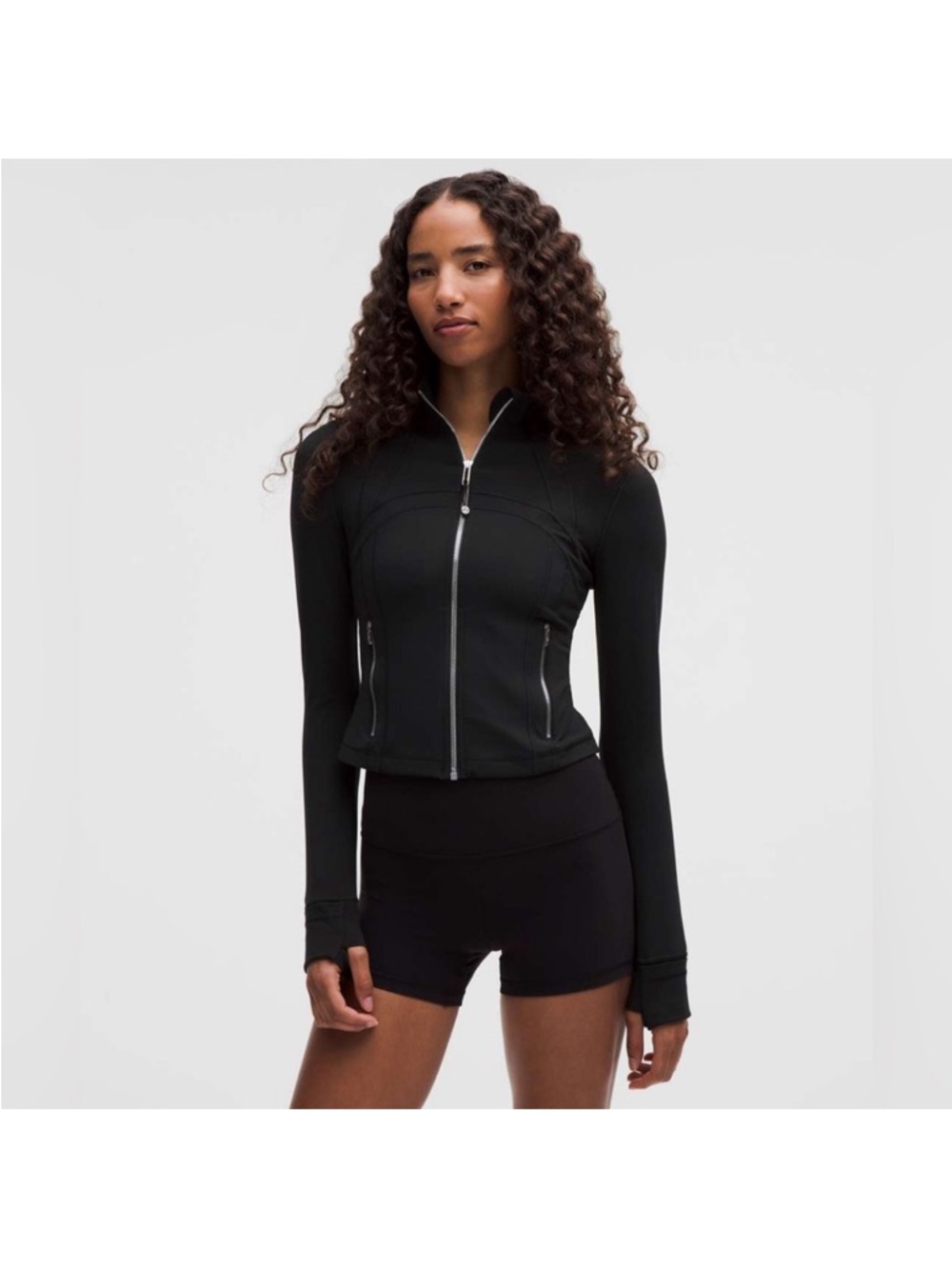Lululemon crop define jacket. Nulu with silver zipper. Great condition.
